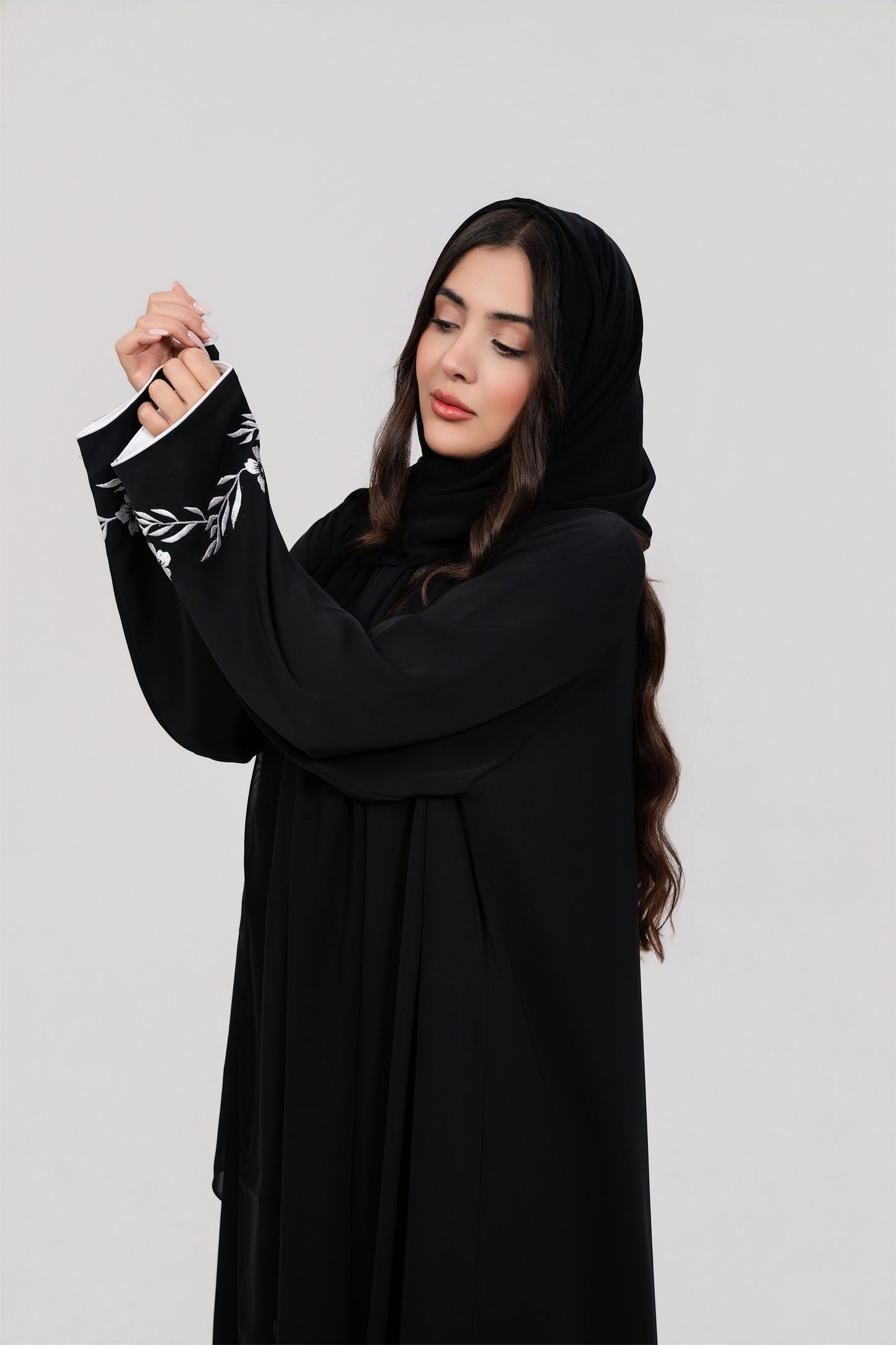 White Floral Trace Embroidery Abaya